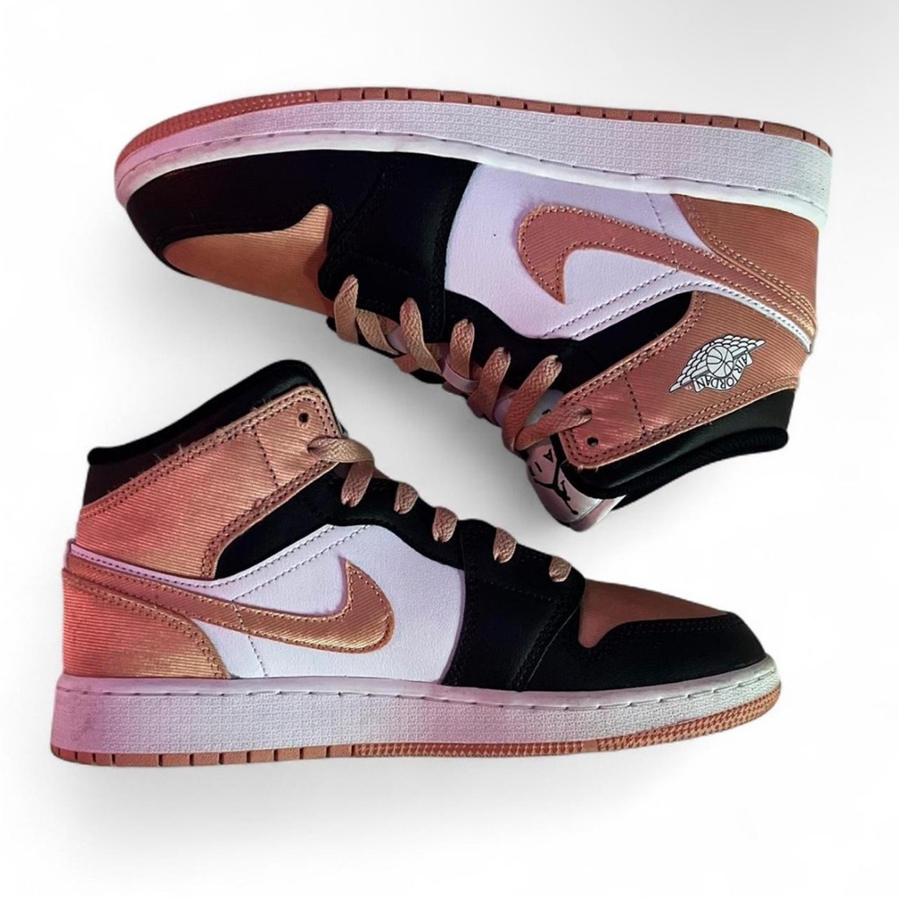 Jordan Women's Black and Pink Sneakers